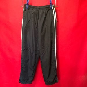 Men’s GAP lined wind pants. A544. S. Black/gray